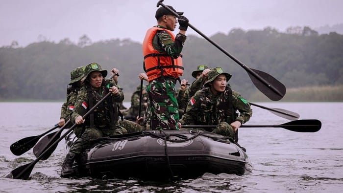 Pelatih dan Atlet Pelatnas PBSI Kuatkan Ikatan Kebersamaan di Situ Lembang